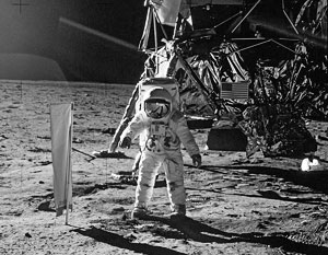 Теория вероятности рисует новую картину «высадки американцев на Луну»